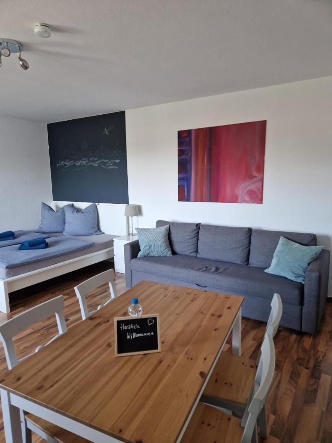 Apartamento Well Located Flat With Balcony Düsseldorf Exterior foto