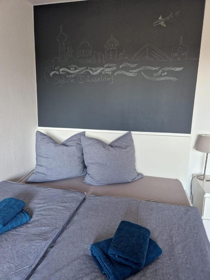 Apartamento Well Located Flat With Balcony Düsseldorf Exterior foto