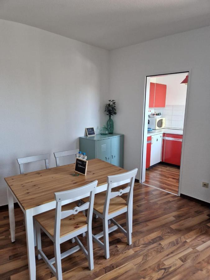Apartamento Well Located Flat With Balcony Düsseldorf Exterior foto