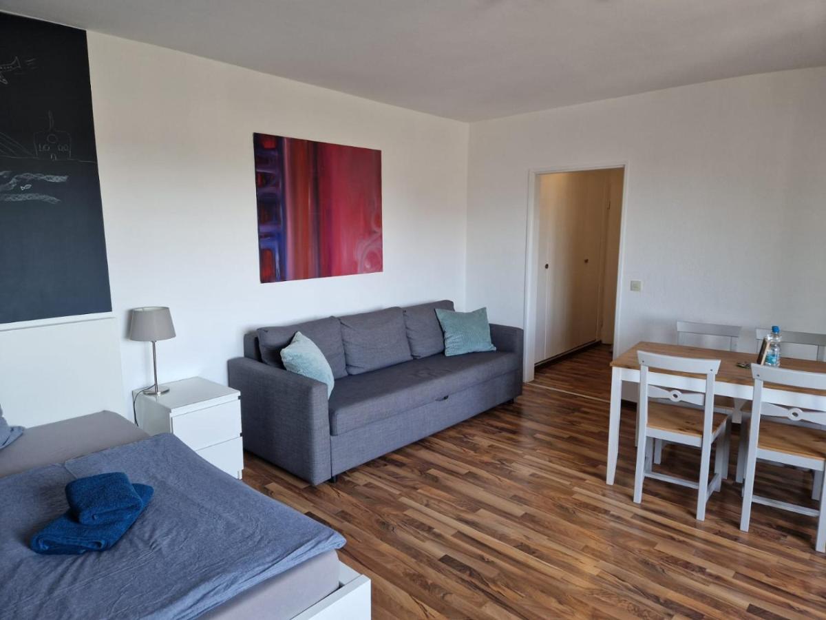 Apartamento Well Located Flat With Balcony Düsseldorf Exterior foto